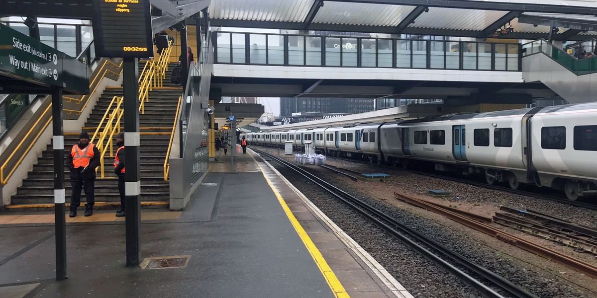NextImg:Chaos at London train station which was 'evacuated' after 'police incident' where 'loud bang' heard