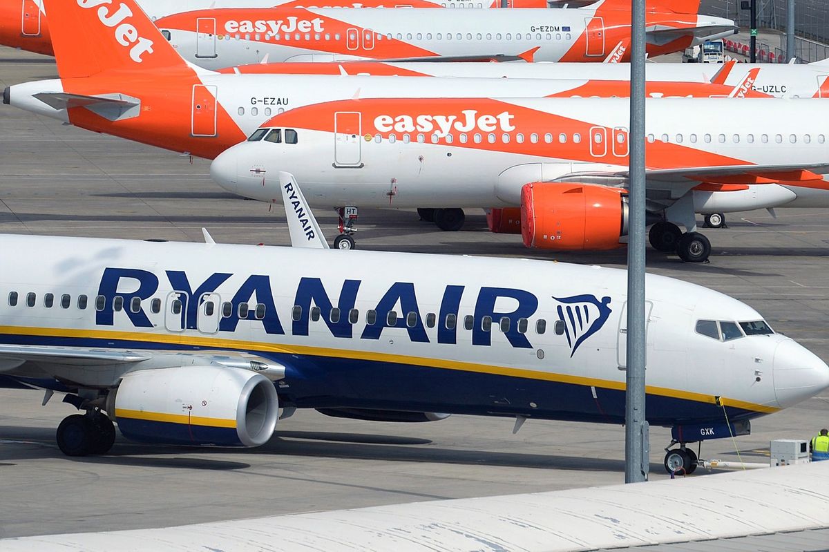 easyJet and Ryanair planes