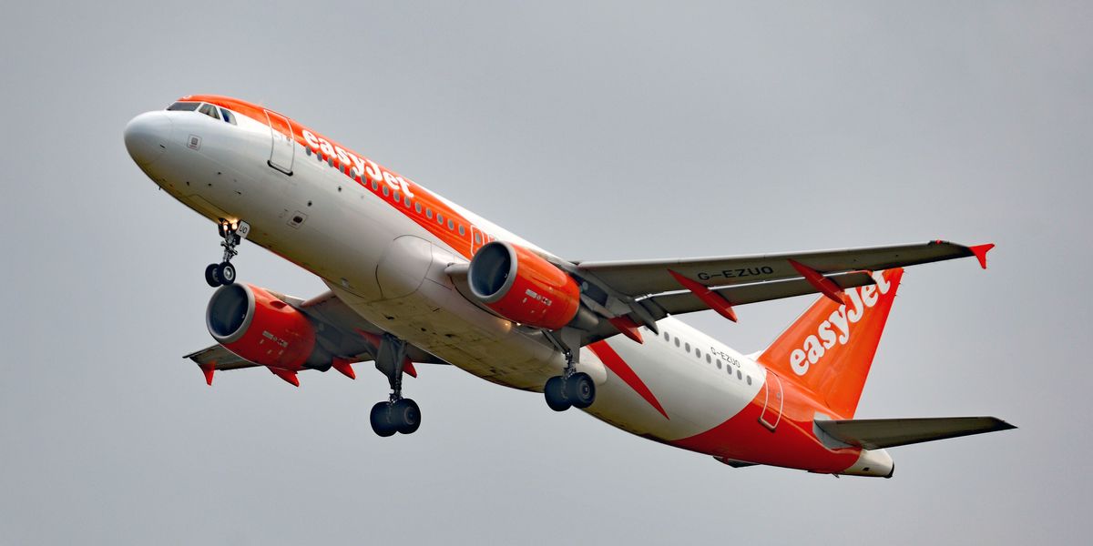 NextImg:EasyJet plane en route from Manchester was seconds away from disaster before last-grasp manoeuvre saved flight from hitting MOUNTAIN