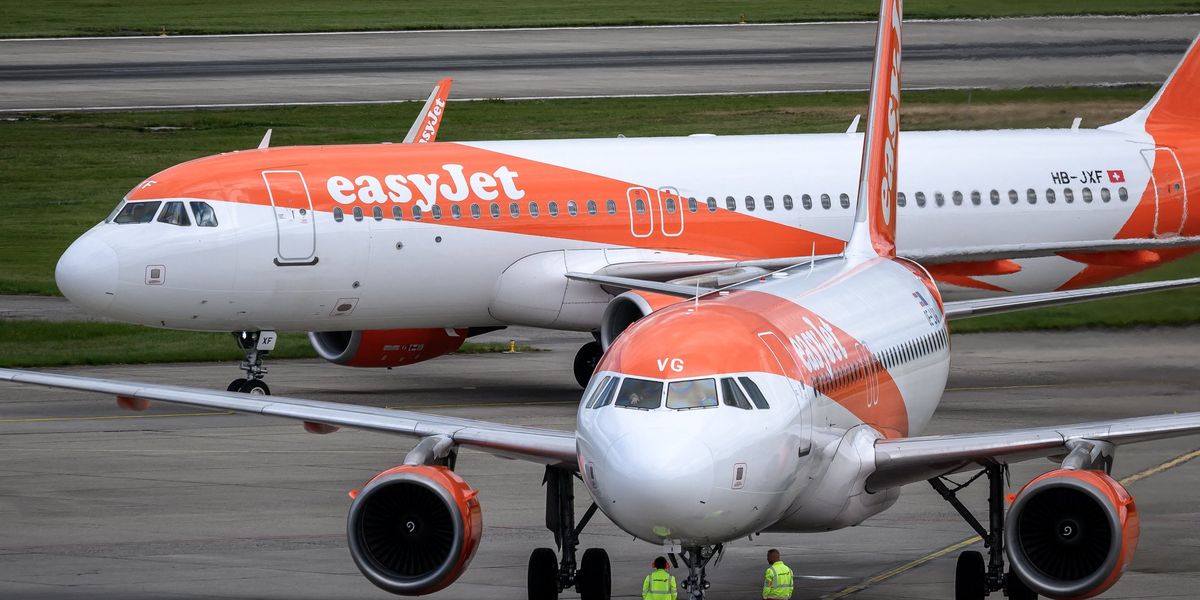 EasyJet captain 'wrestles drunk passenger' moments before take-off from Luton Airport