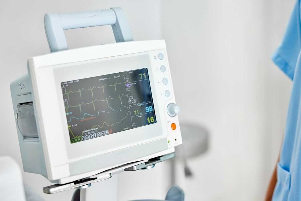 ECG MACHINE