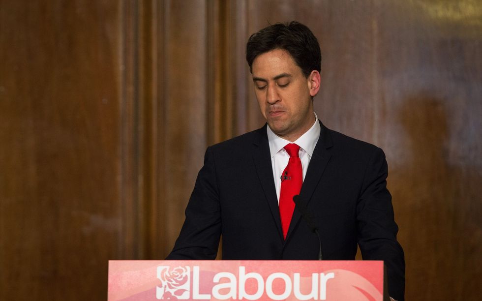 Ed Miliband resigning as Labour leader in 2015