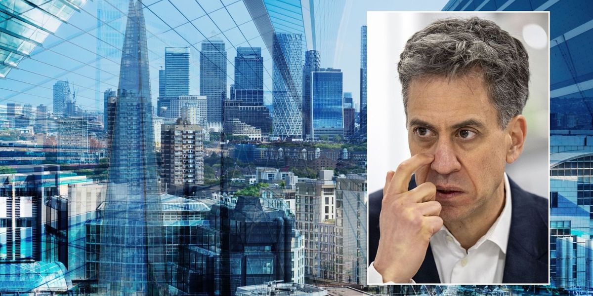 Green investors face 50% losses as solar panel backers hit by Net Zero backlash Green investors face 50% losses as solar panel backers hit by Net Zero backlash