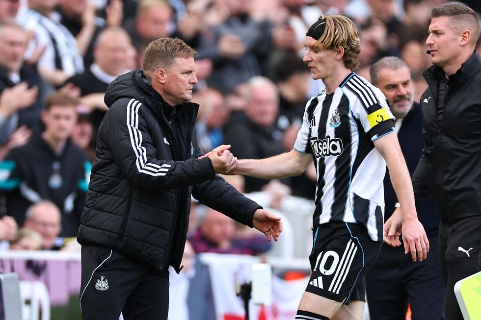 Eddie Howe told Anthony Gordon to keep his focus amid interest in his services