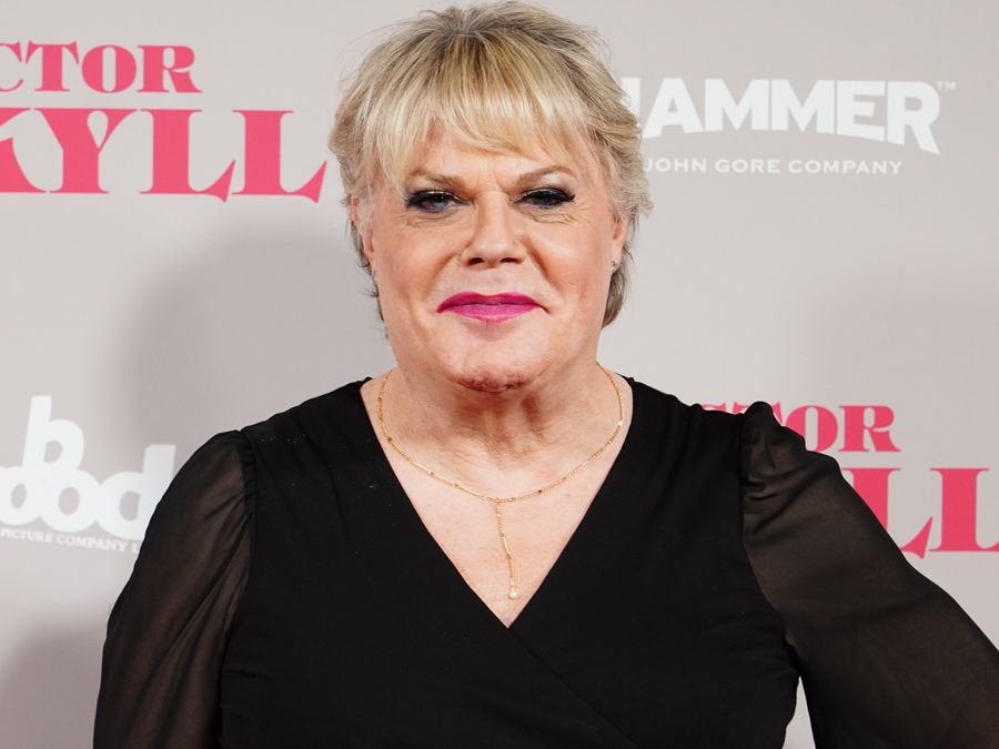 Eddie Izzard will star in a new production of Hamlet