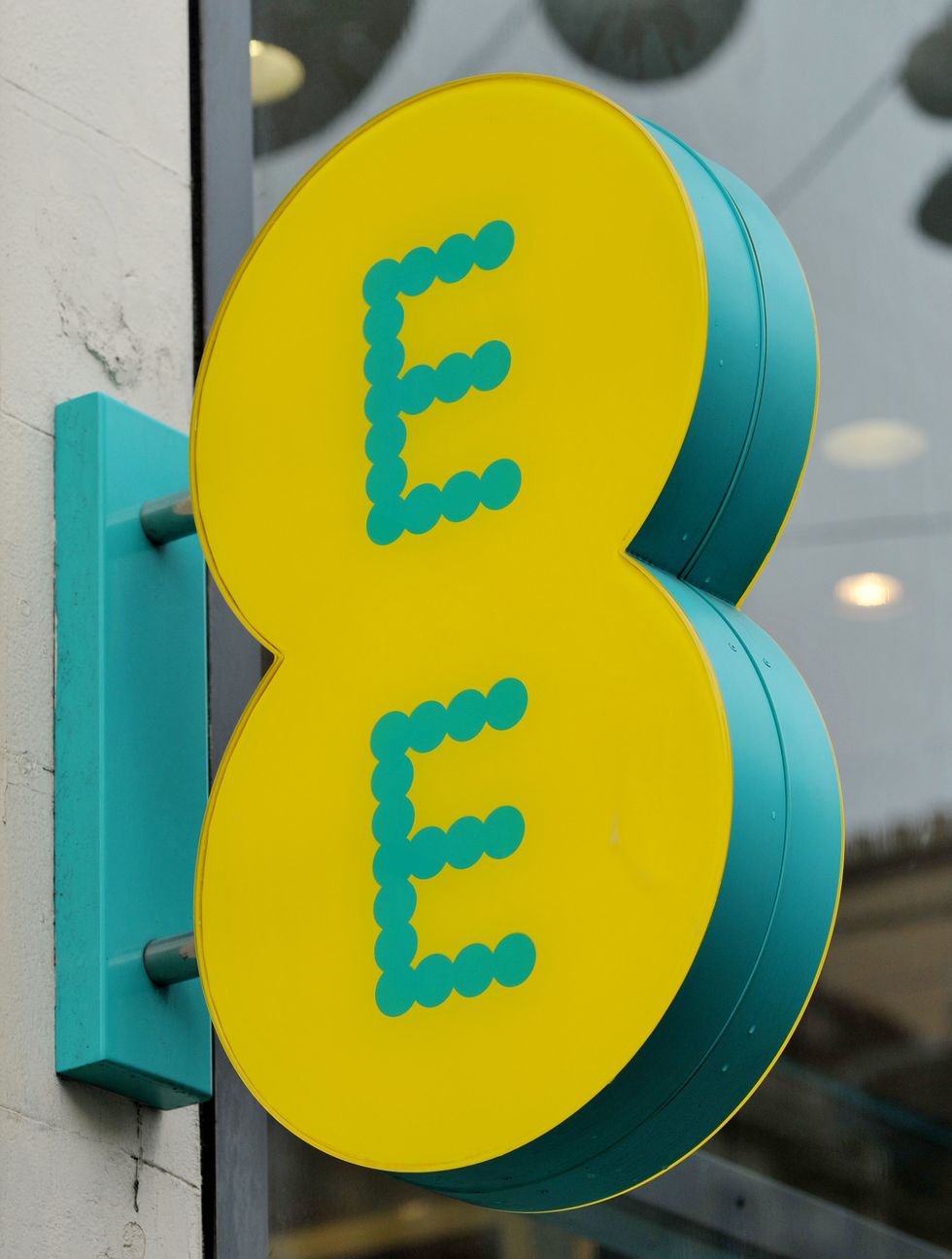 EE Logo