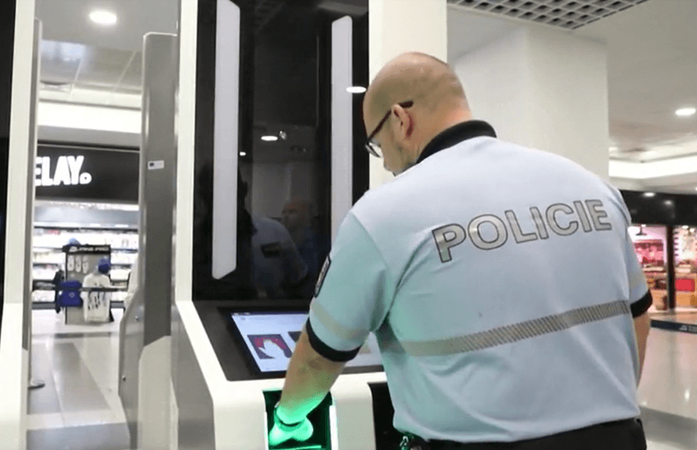 EES system being trialled by policeman