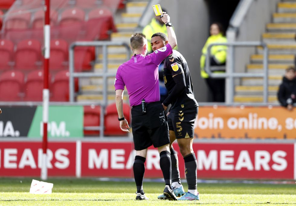 EFL referee