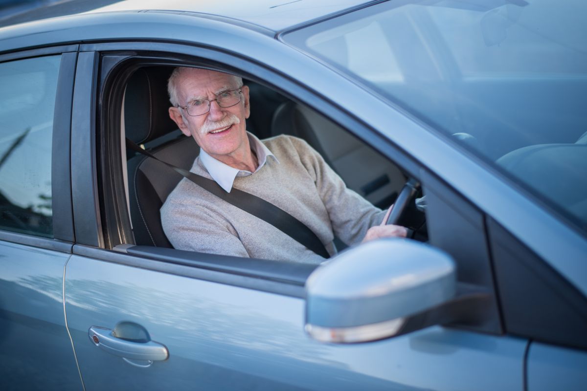 New plans for 'dangerous' elderly drivers to do refresher courses