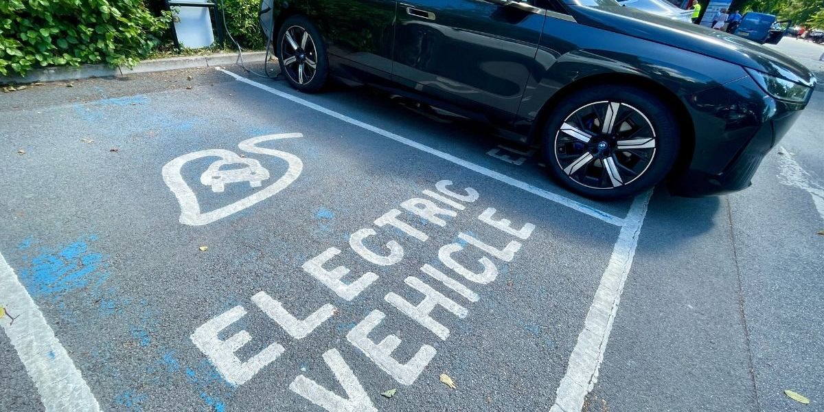 British motorists falling for ‘stubborn myth’ as millions overestimate price of electric cars British motorists falling for ‘stubborn myth’ as millions overestimate price of electric cars
