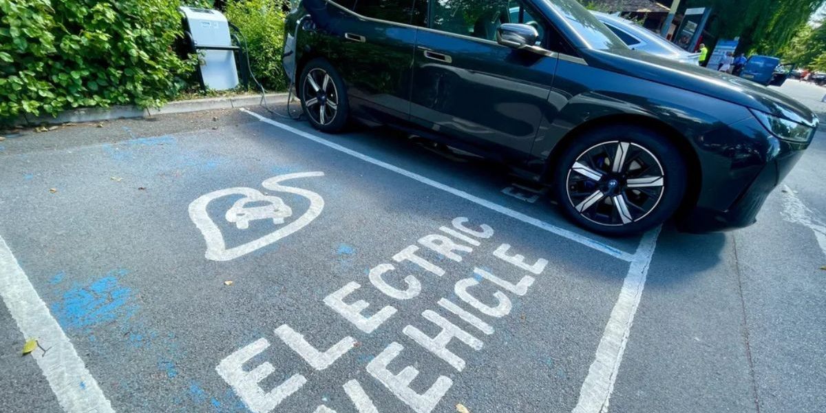 Millions of drivers risk being ‘left behind’ in EV transition amid rise of ‘concerning’ trend Millions of drivers risk being ‘left behind’ in EV transition amid rise of ‘concerning’ trend