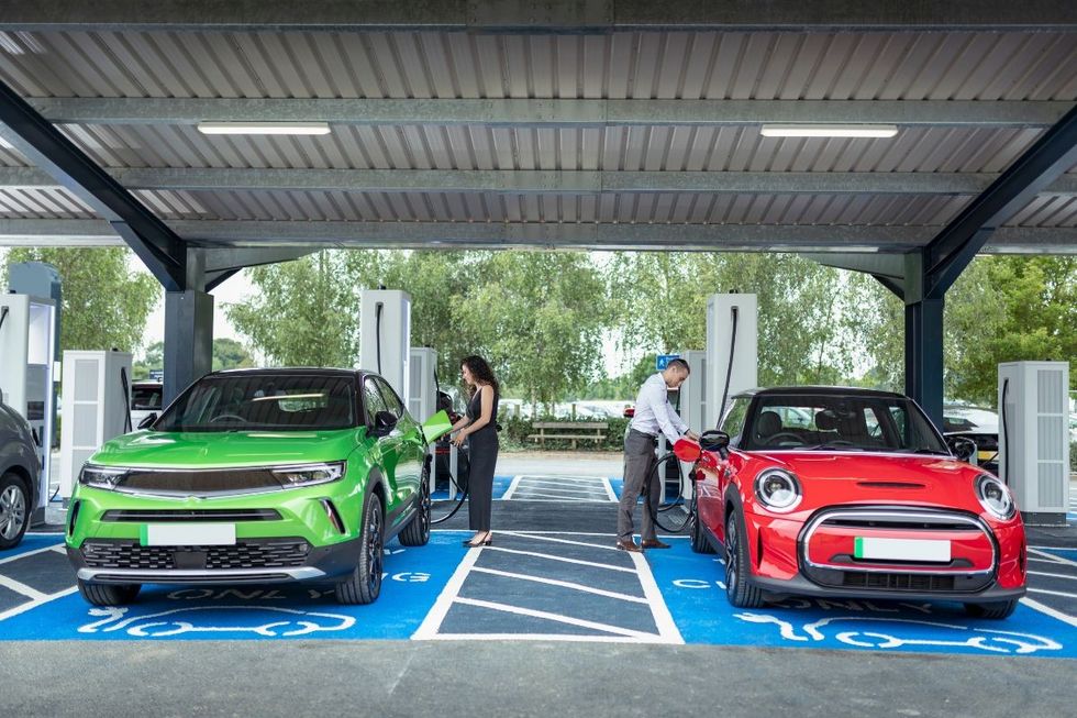 Electric vehicle charging station