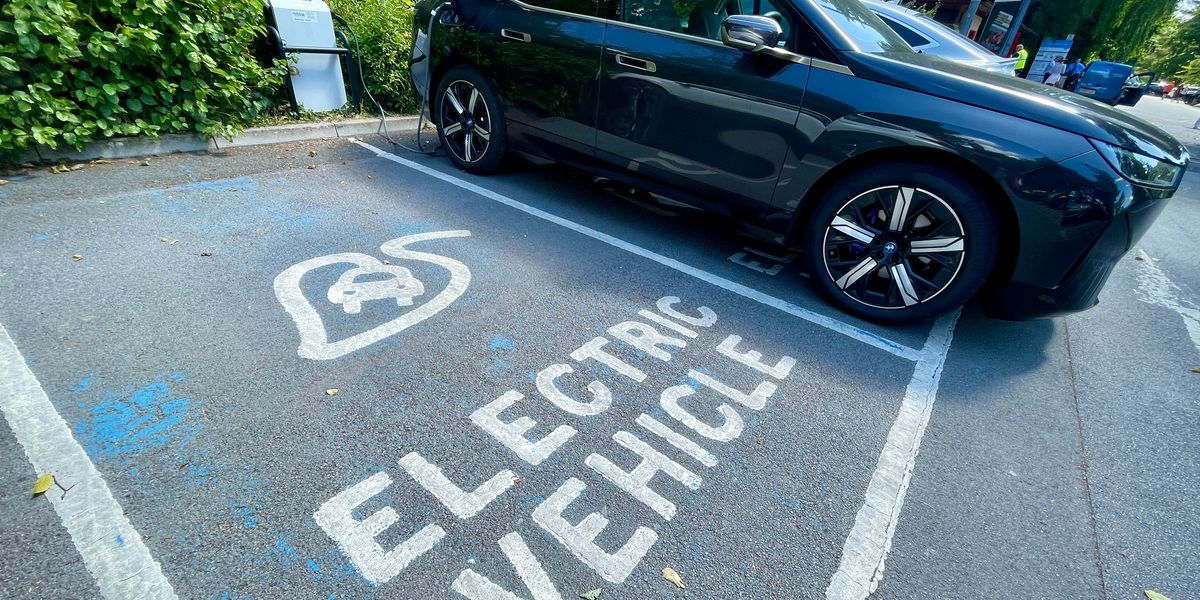 NextImg:Electric cars causing huge issues for drivers and dealers - 'people don't want to buy them!'