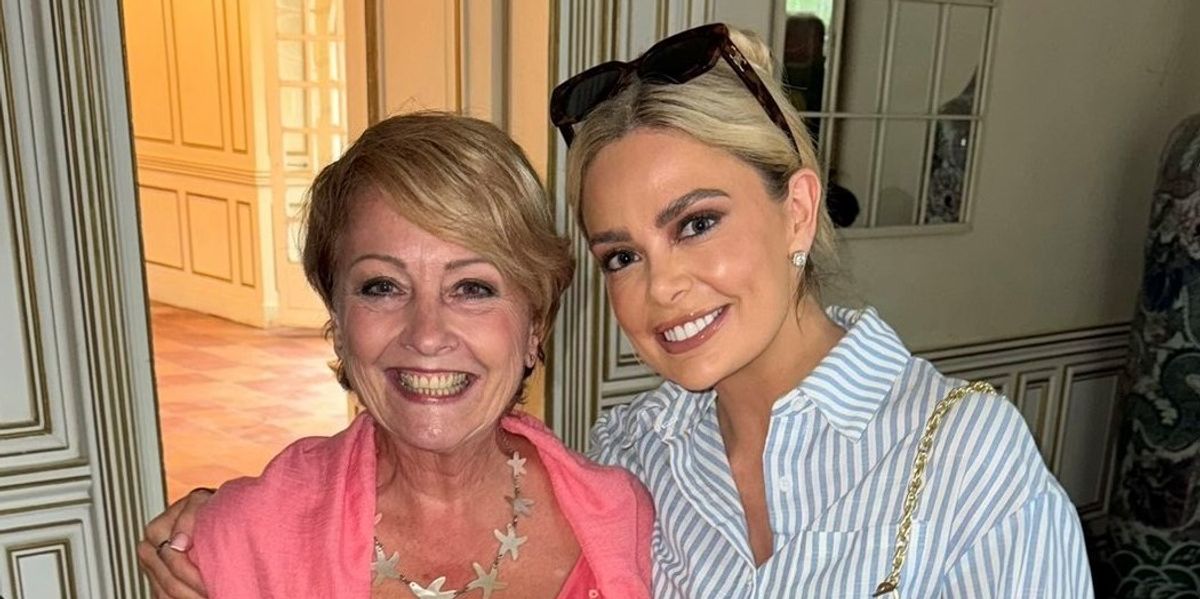 When Ellie met Anne...two GB News presenters in surprise meeting in adorable holiday photo