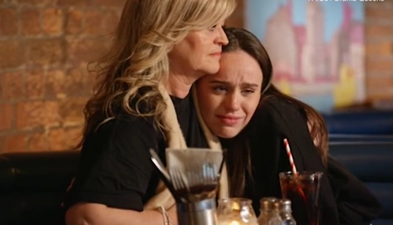 Ellie Leach and her mother