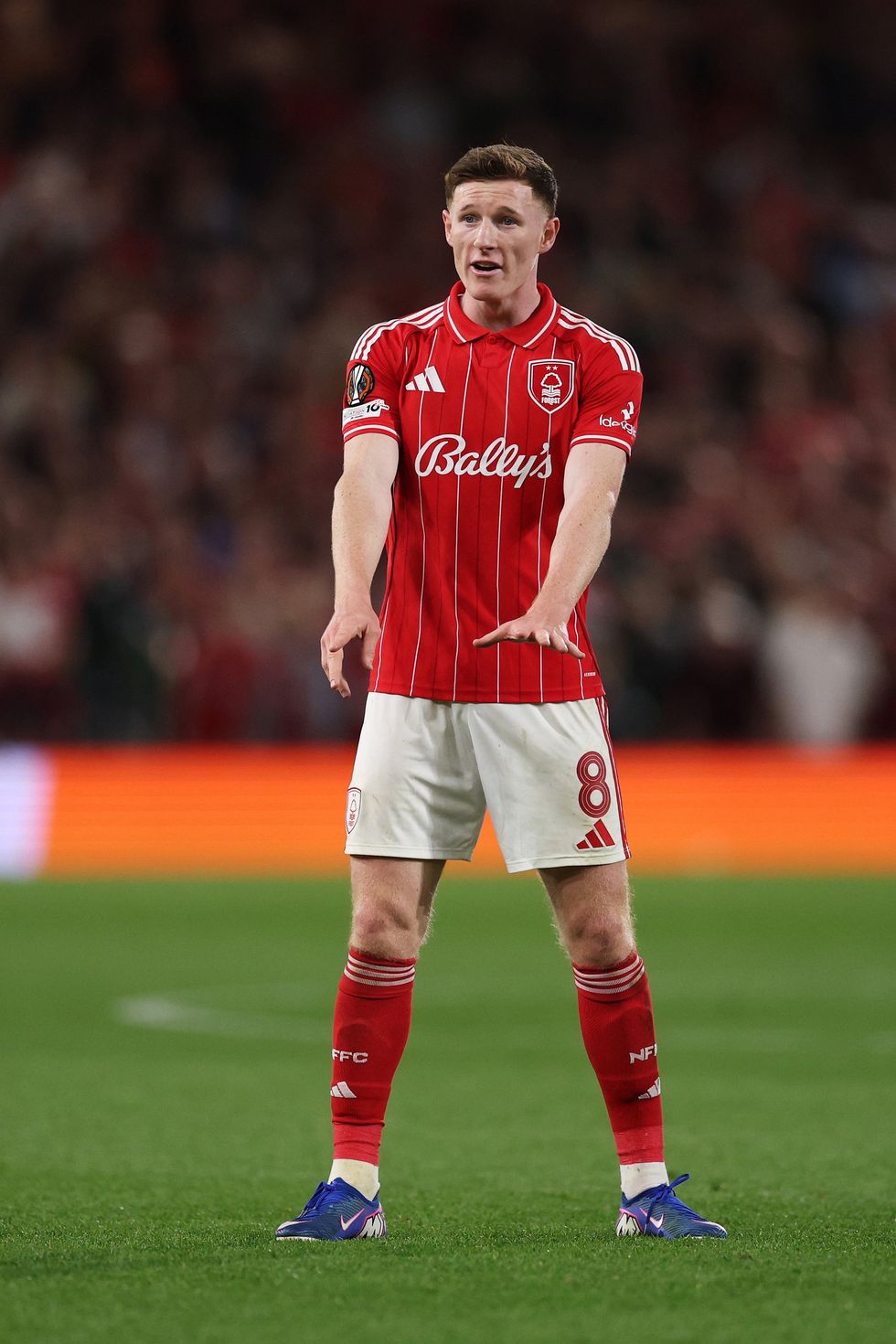 Elliot Anderson foi libertado na vitória do Nottingham Forest na Liga Europa sobre o Aston Villa