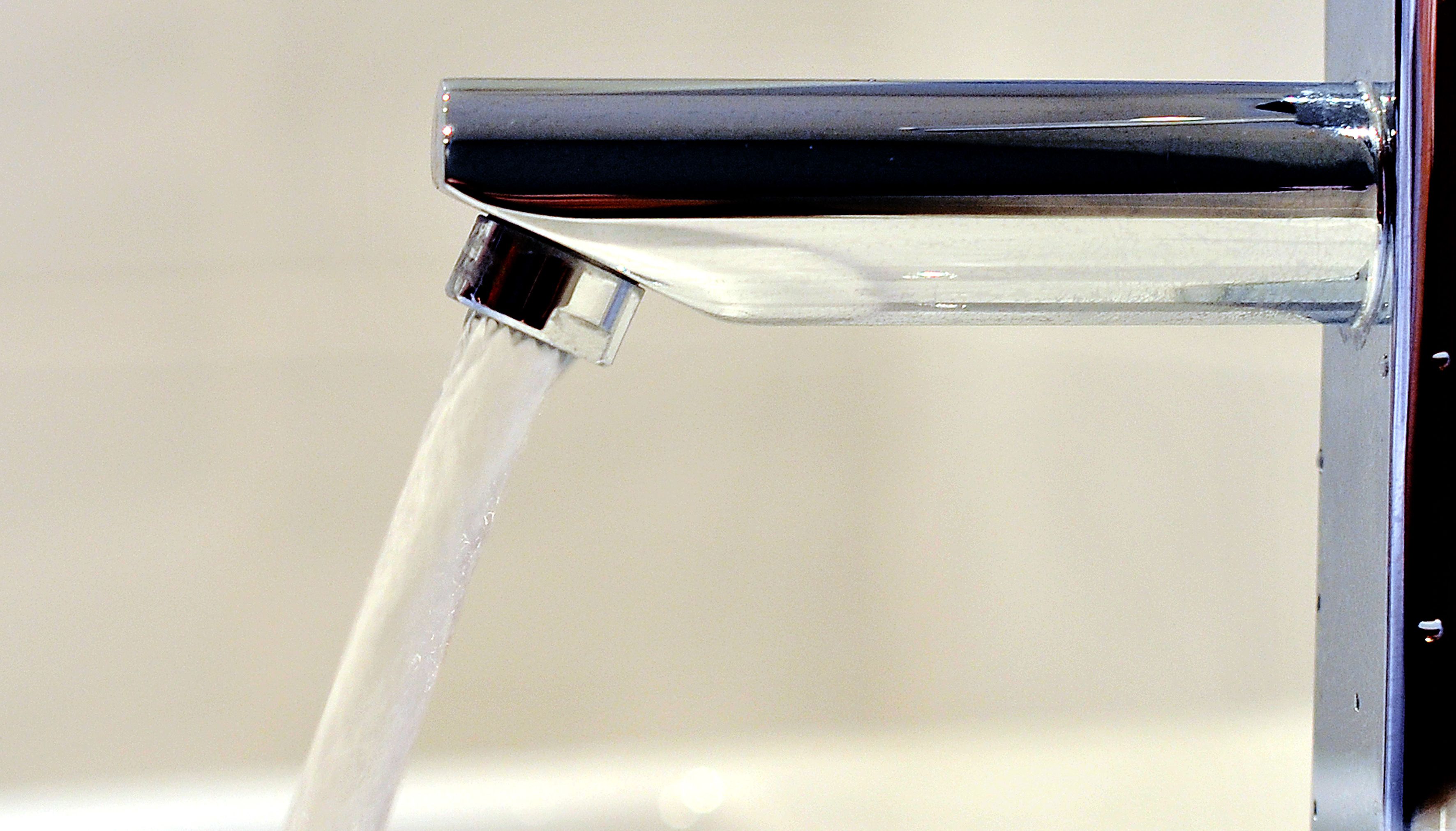 EMBARGOED TO 0001 FRIDAY SEPTEMBER 2 File photo dated 31/01/12 of water running from a domestic water tap. Dishwashers, taps and washing machines could have to carry mandatory water efficiency labels under plans to protect supplies and cut energy bills. The labels could save 1,200 million litres of water a day the equivalent of 480 Olympic swimming pools, the Department for Environment, Food and Rural Affairs (Defra) said. Issue date: Friday September 2, 2022.