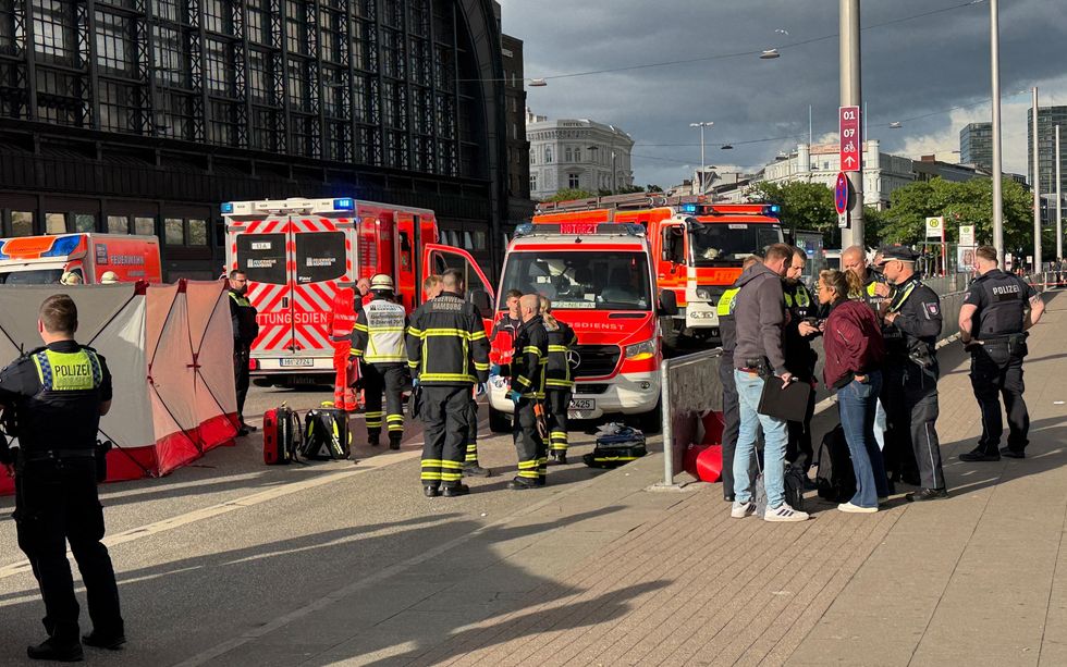 Emergency services at Hamburg station