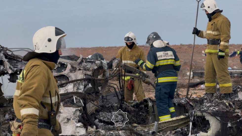Emergency services sifting through wreckage of \u200bAzerbaijan Airlines plane crash