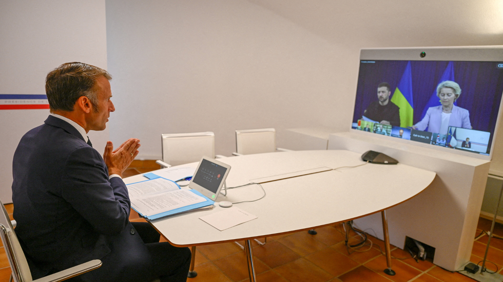 Emmanuel Macron attended a video conference with members of the 'Coalition of the Willing'