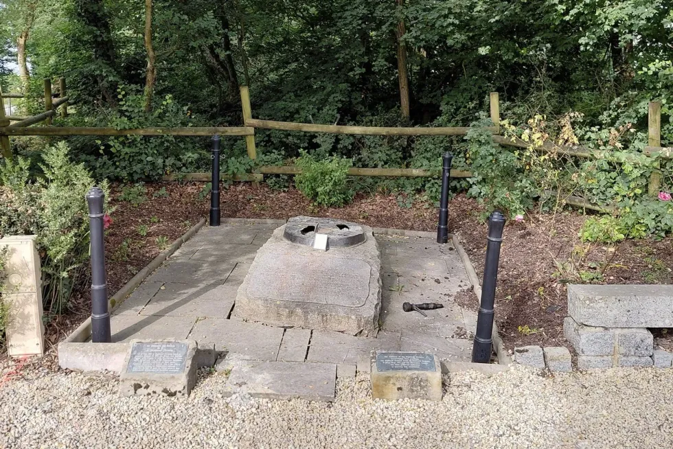 Empty space where the memorial statue was stolen