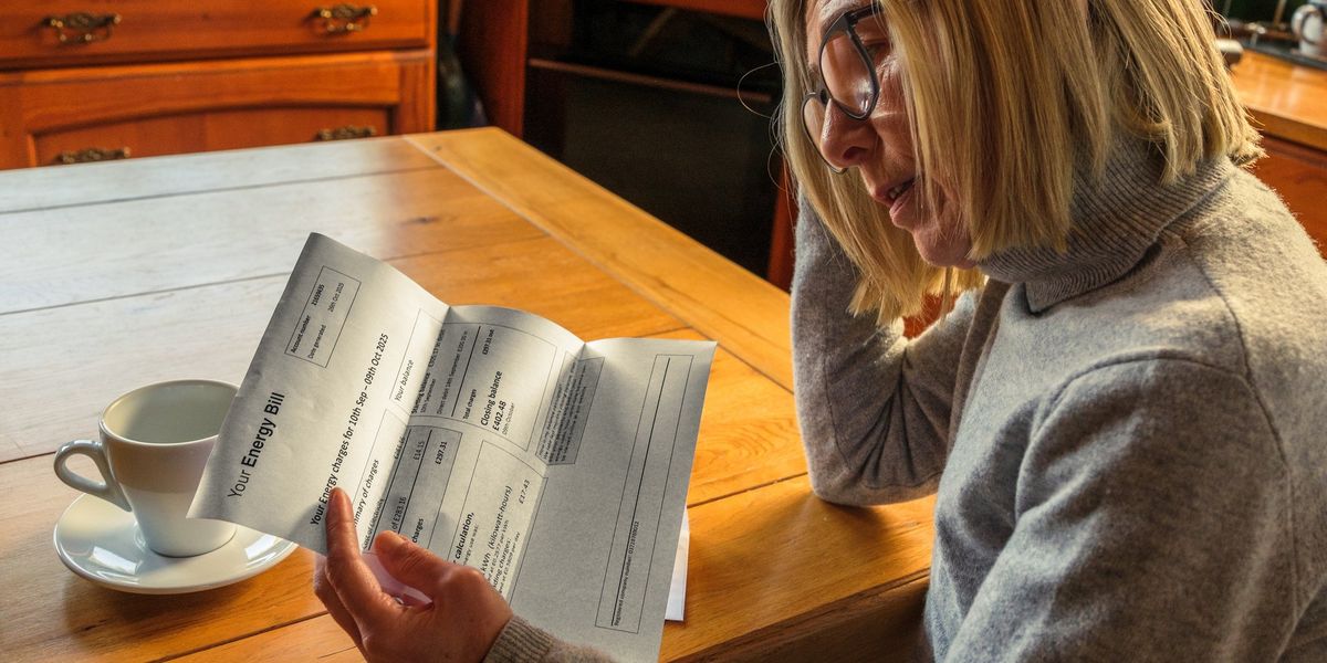 UK gas prices surge 40 per cent as fears over household energy bills rise UK gas prices surge 40 per cent as fears over household energy bills rise