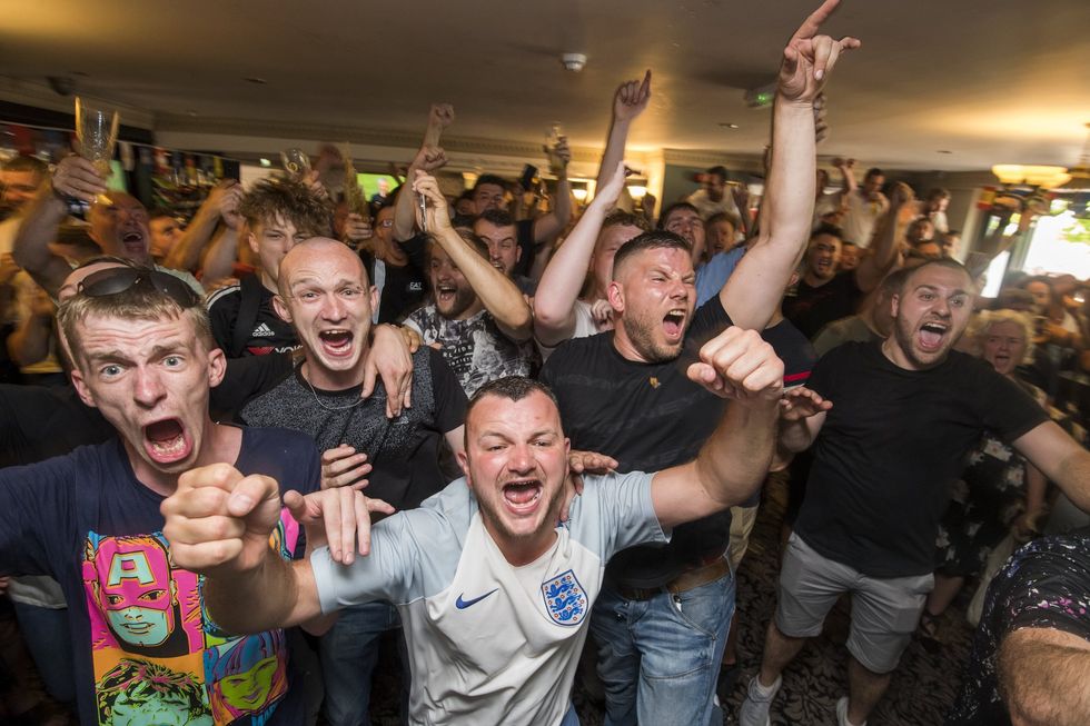 Os torcedores da Inglaterra e da Escócia torcerão por seus países na Copa do Mundo deste verão