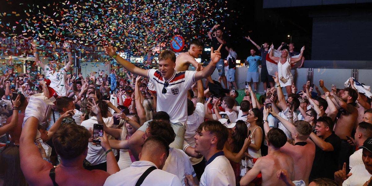 NextImg:England fans chant hilarious Gibraltar jibe ahead of clash with Spain