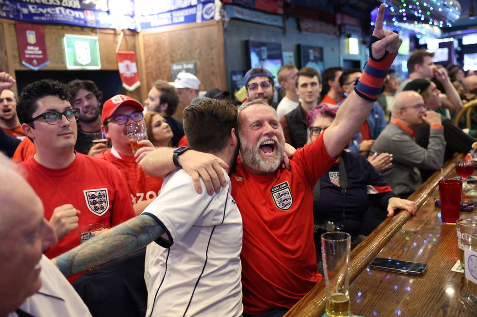 England fans in the pub