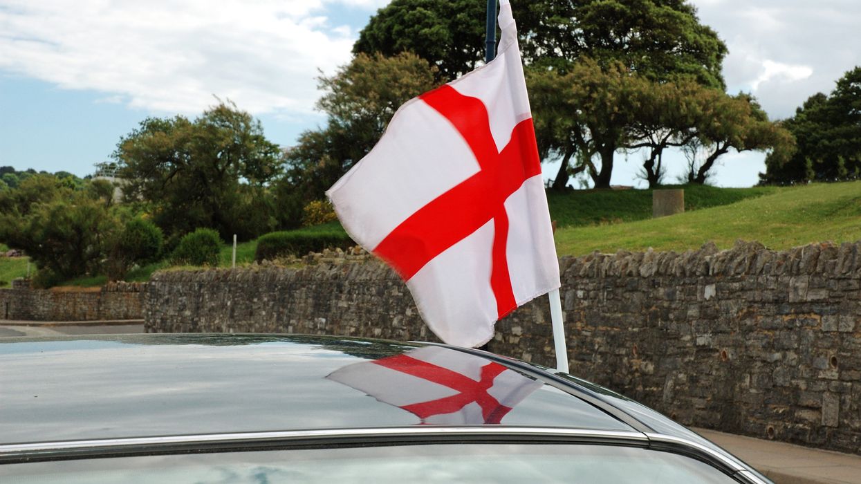 England flag on car
