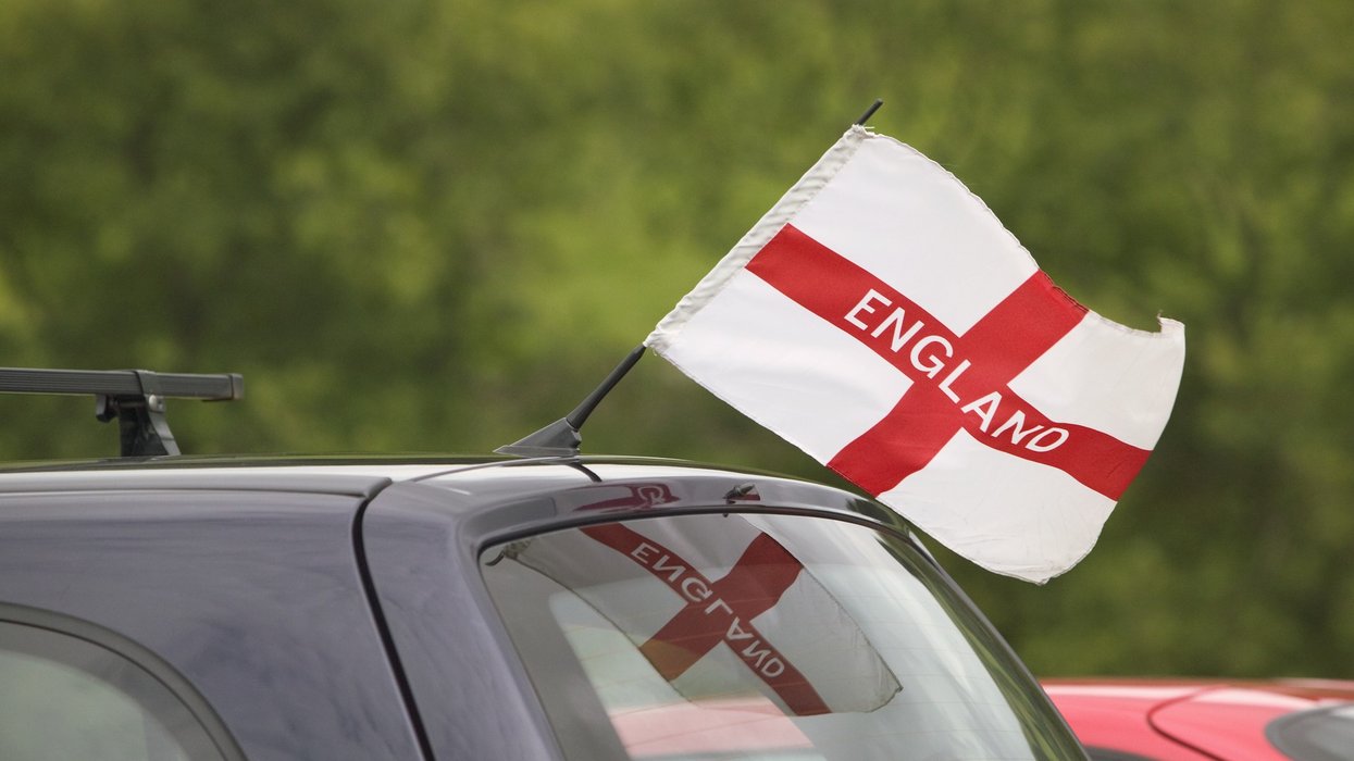 England flag on the car