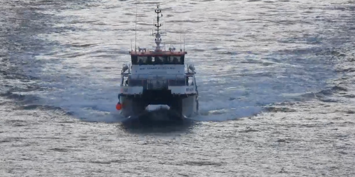 NextImg:Migrant crisis: 660 asylum seekers cross in small boats in just two days