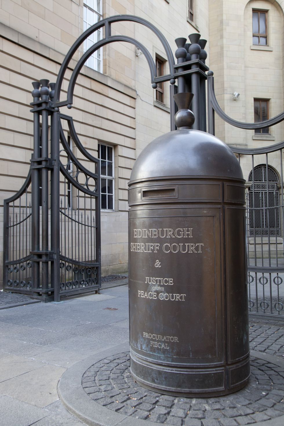 Entrance of Edinburgh Sheriff Court