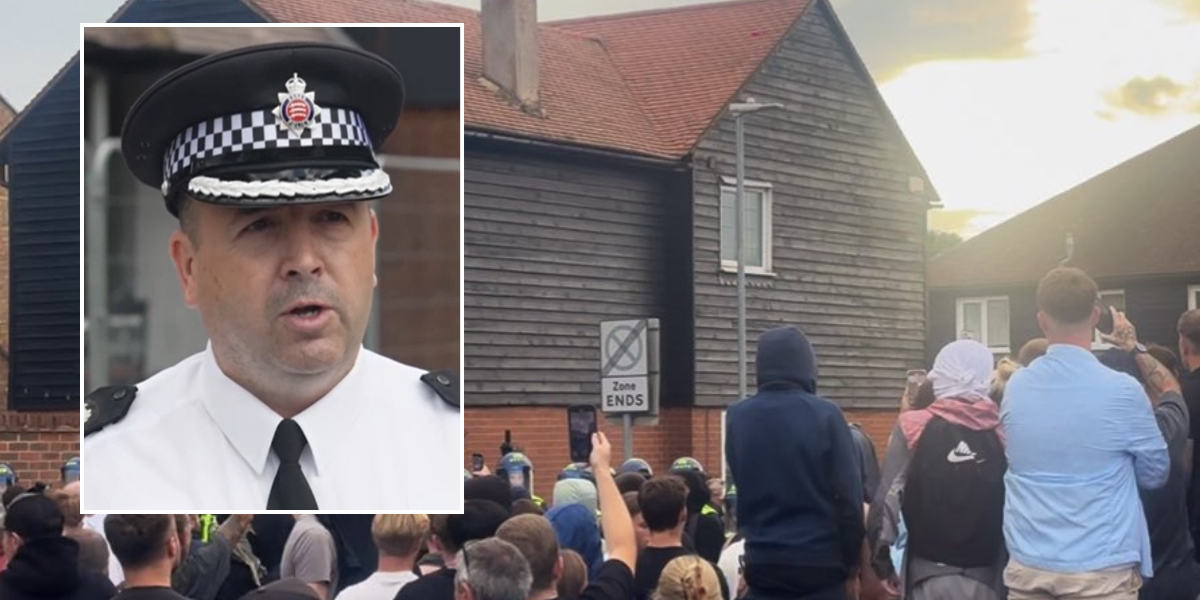 NextImg:Epping migrant hotel protest sparks two arrests as police hit out at ‘mindless thugs’
