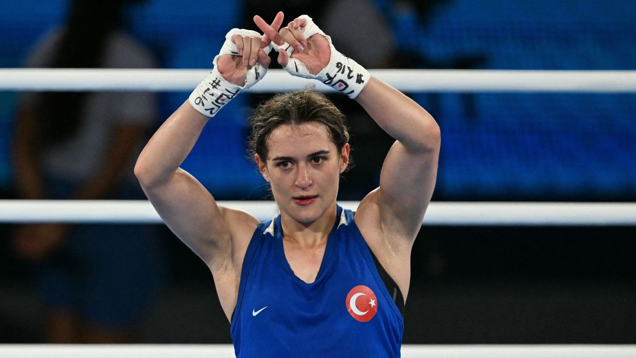 Esra Yildiz protested in the middle of the ring