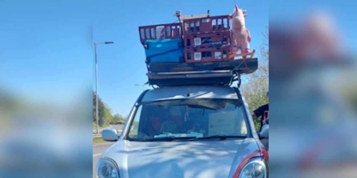 Driver stopped by police for overloading vehicle with large pink unicorn ‘after leaving car boot’ Driver stopped by police for overloading vehicle with large pink unicorn ‘after leaving car boot’