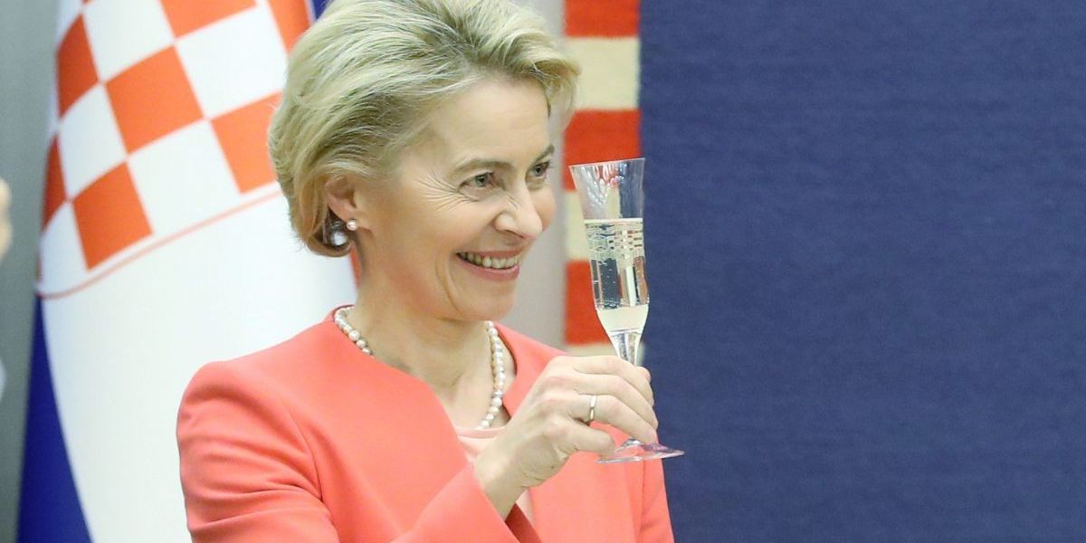 NextImg:'Another Brexit benefit!' EU forced to cut back on boozy bashes and private drivers after massive £36m overspend