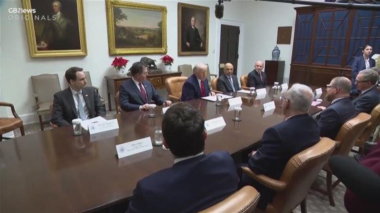 Keir Starmer cornered as explosive leak reveals Donald Trump to seal EU's borders with Brexit 2.0 - Lee Cohen