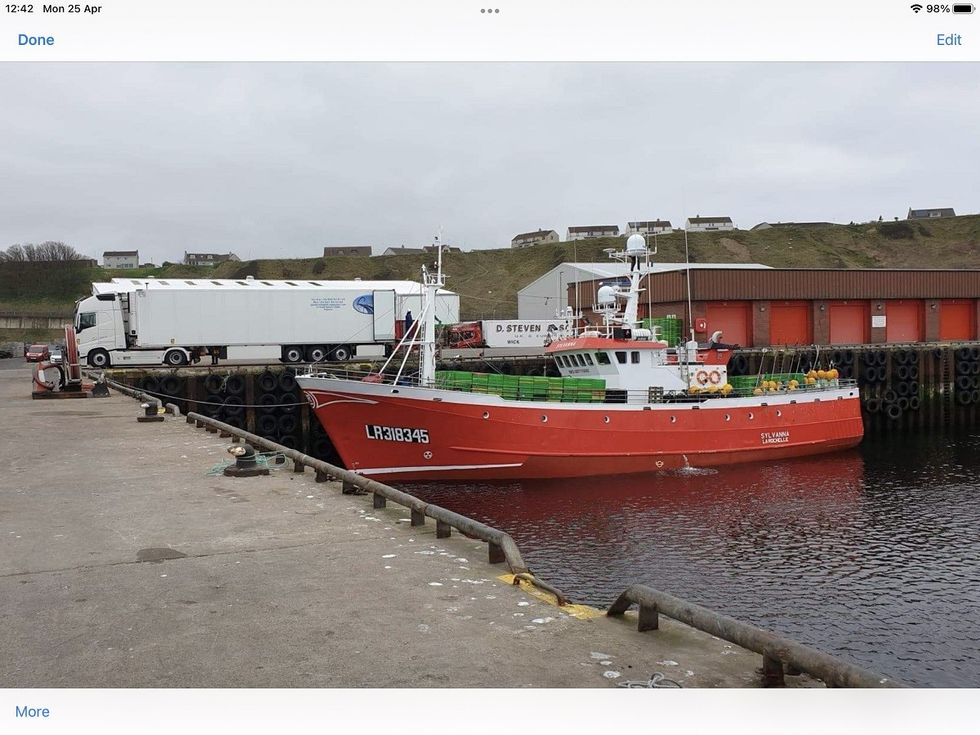 EU vessel unloading catch into an EU lorry with no inspectors in 2022