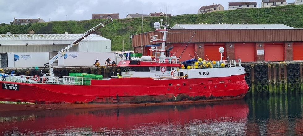 EU vessel unloading catch into an EU lorry with no inspectors in 2024