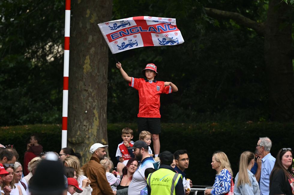 Fans at Lionesses bus parade