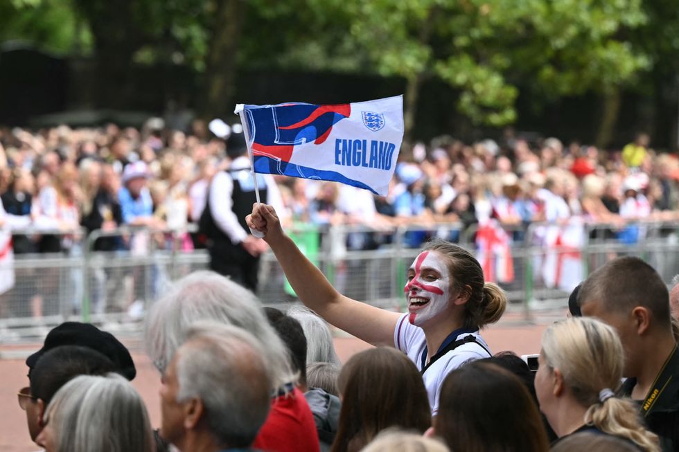 Fans Lionesses bus tour