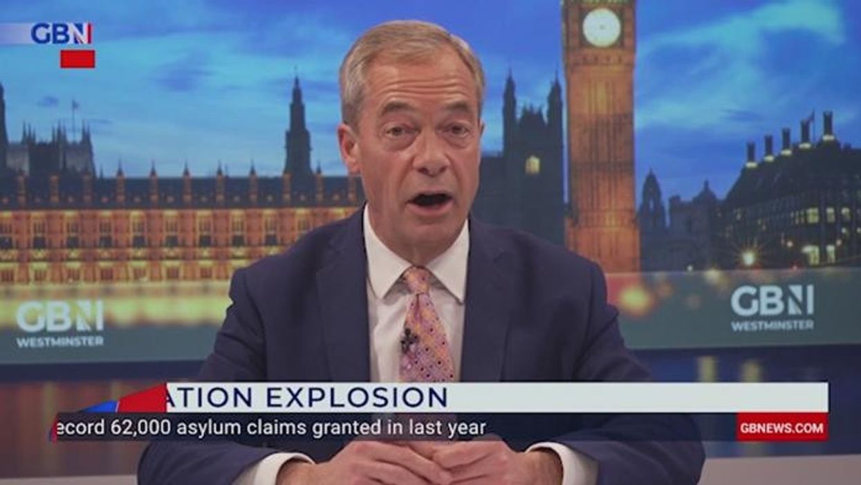 'Will Sunak get tough on immigration? I don't believe any of it' claims Nigel Farage as foreign arrivals SURGE