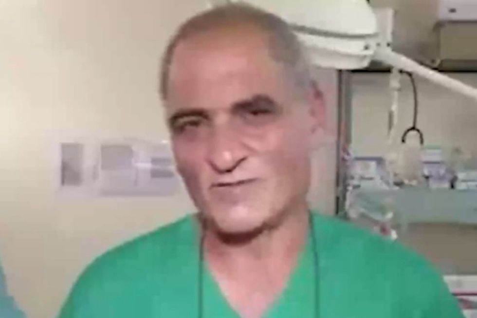 Faraj Al-Shamie working as a surgeon in Sudan in 2015