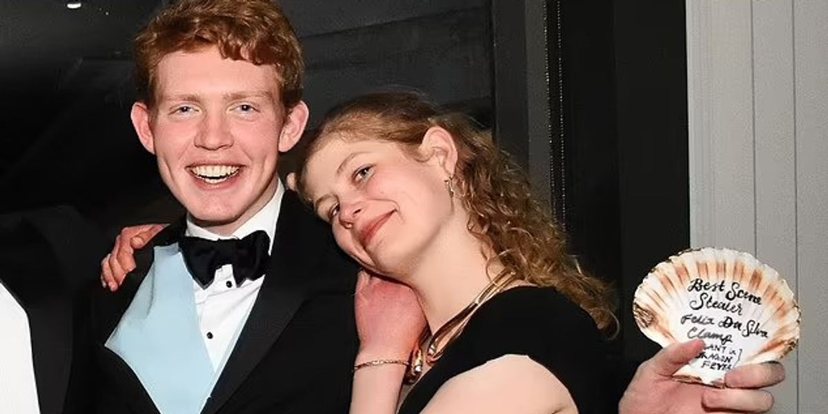 Lady Louise Windsor receives support from ‘protective’ boyfriend as couple spotted in Essex Lady Louise Windsor receives support from ‘protective’ boyfriend as couple spotted in Essex