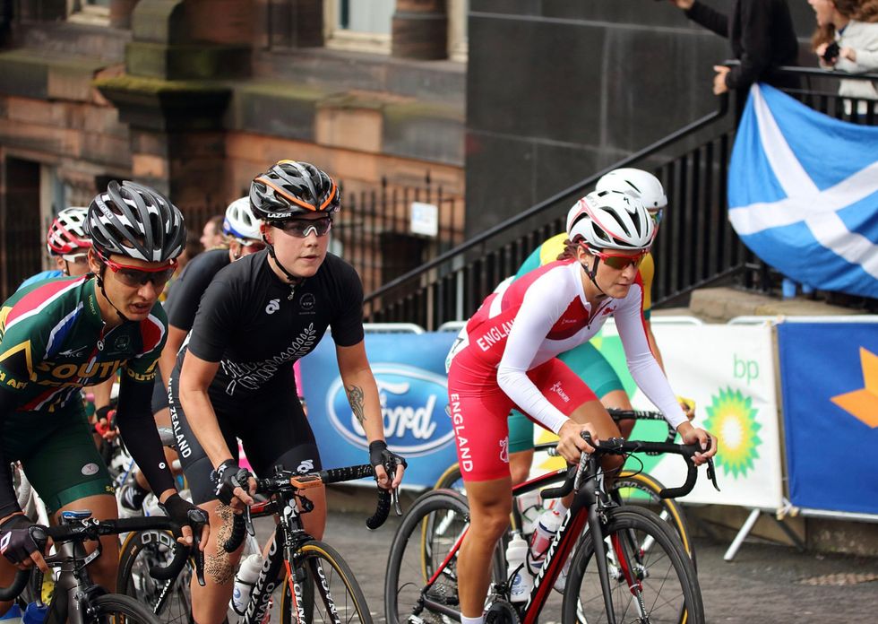 Female Cyclists compete in the Commonwealth Games