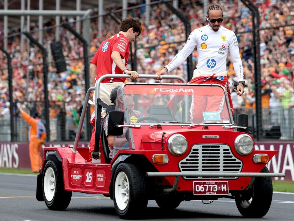 A Ferrari mostrou um verdadeiro brilho, especialmente com uma largada agressiva de Charles Leclerc que abalou brevemente a dupla da Mercedes.