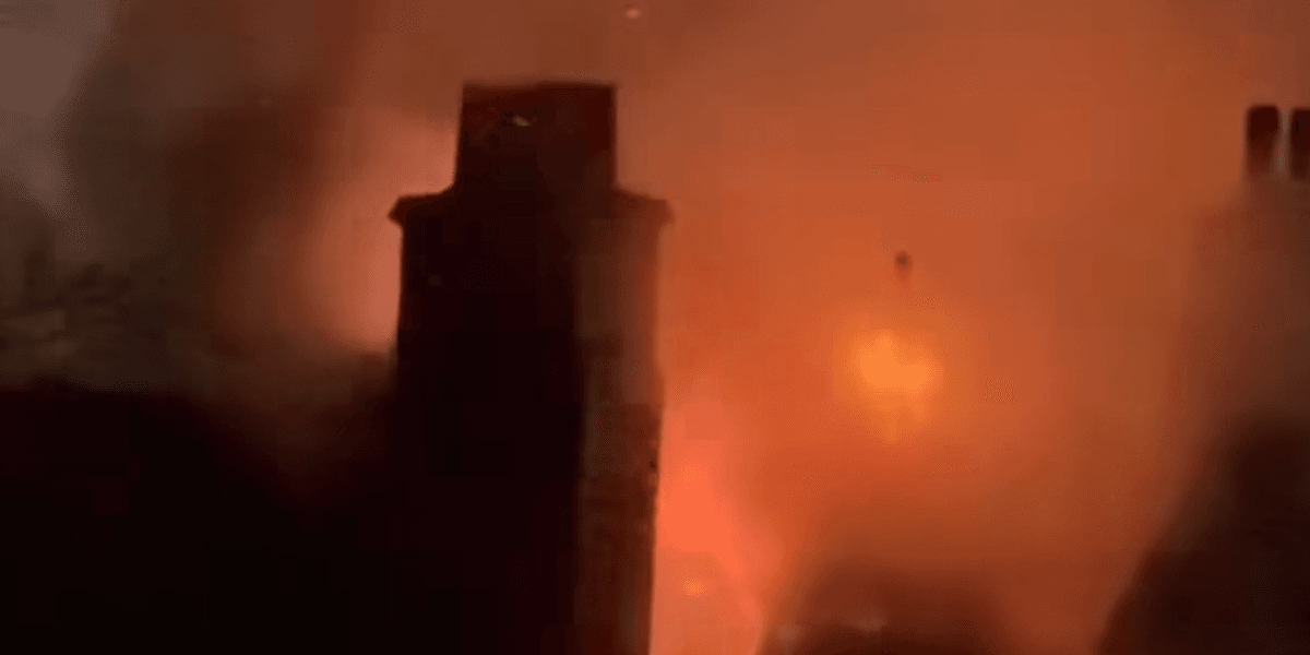Massive blaze rips through hospital building as 50 firefighters rush in to tackle raging inferno Massive blaze rips through hospital building as 50 firefighters rush in to tackle raging inferno