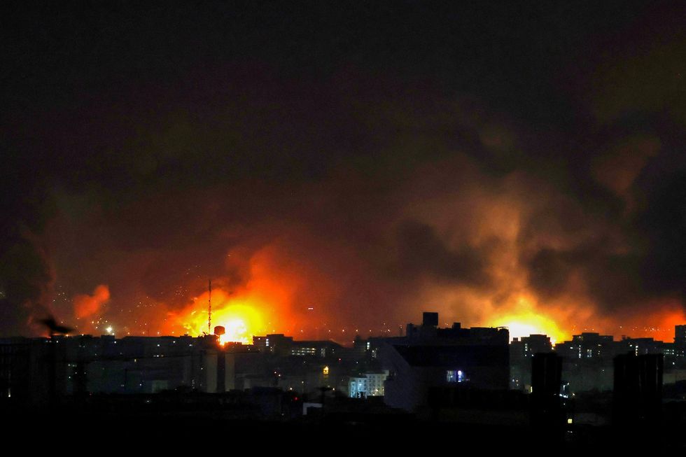 Incêndios sobre Teerã