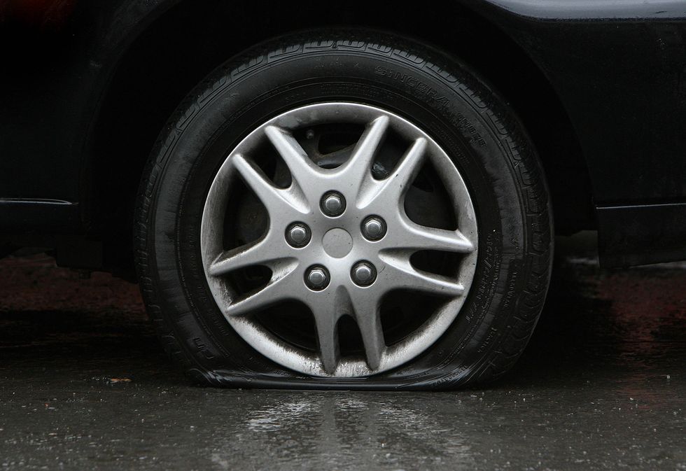 Flat car tyre